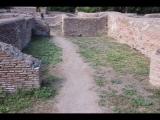 00438 ostia - regio ii - insula ii - terme dei cisiarii (ii,ii,3) - raum (j) - bar - bli ri westen - 09-2022.jpg